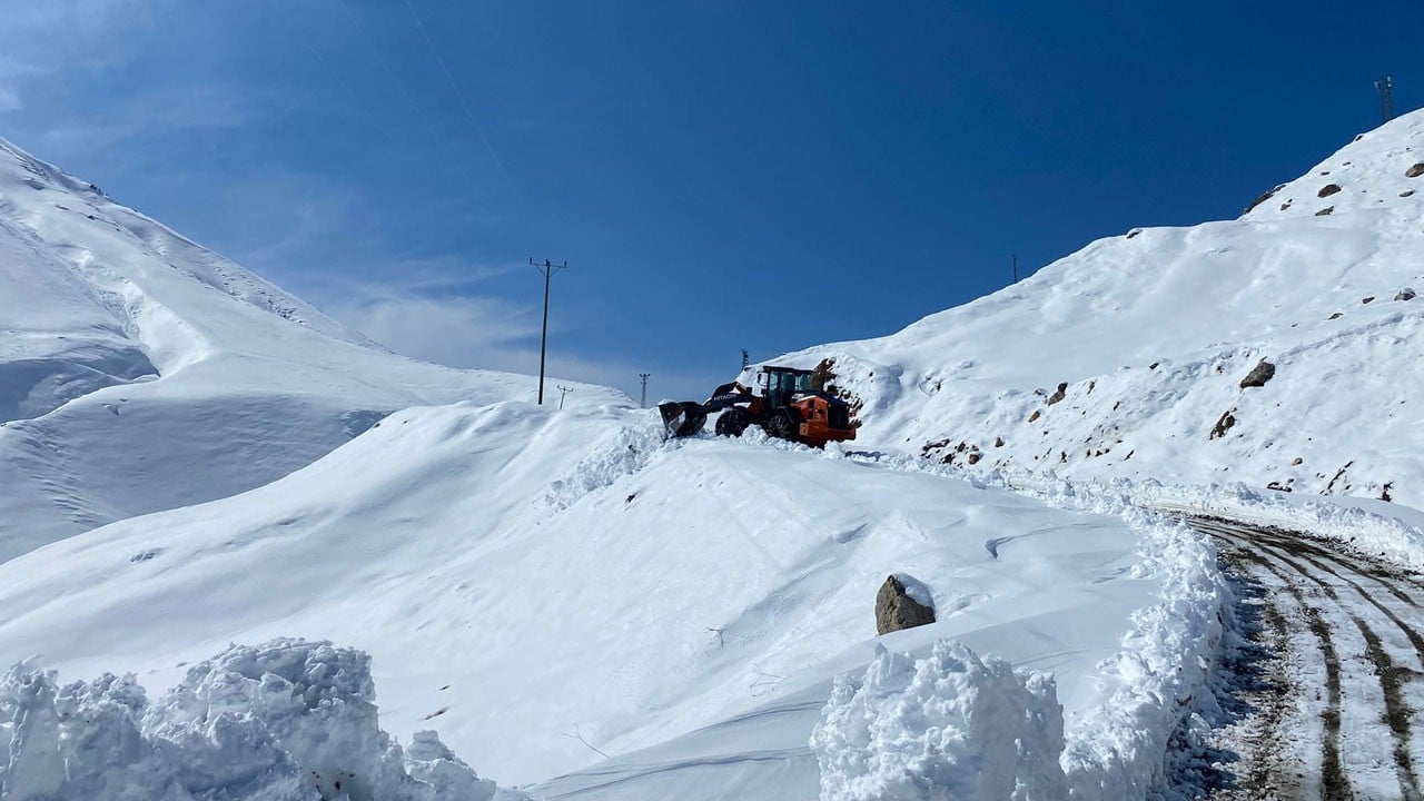 O ilimizde bahar gelmedi! 107 yerleşim yerinin yolu kapandı