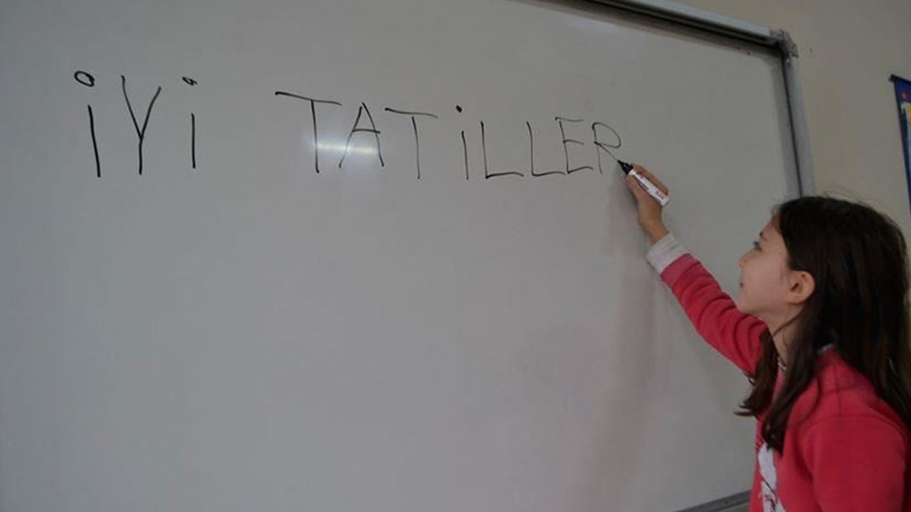 Okullar ne zaman hangi gün açılacak?