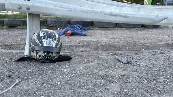 Ölüm virajında motosiklet takla attı: 1 ölü