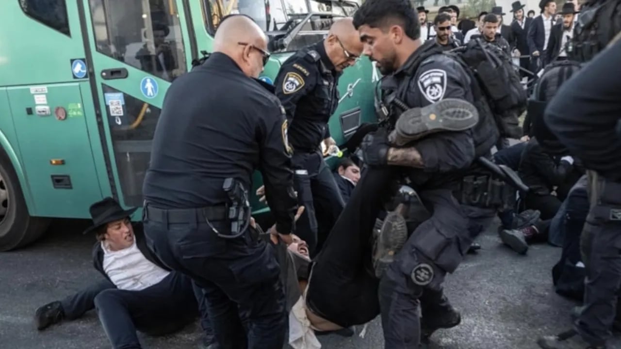 Ortodoks Yahudiler, Yüksek Mahkeme üyesinin evini bastı