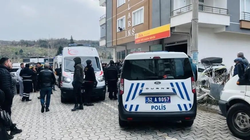 Oto Bakım Servisinde İki Genç Hayatını Kaybetti