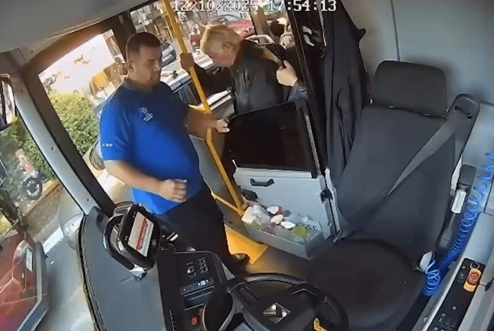 Otobüs şoförü, nefesi kesilen emekli öğretmeni kurtardı