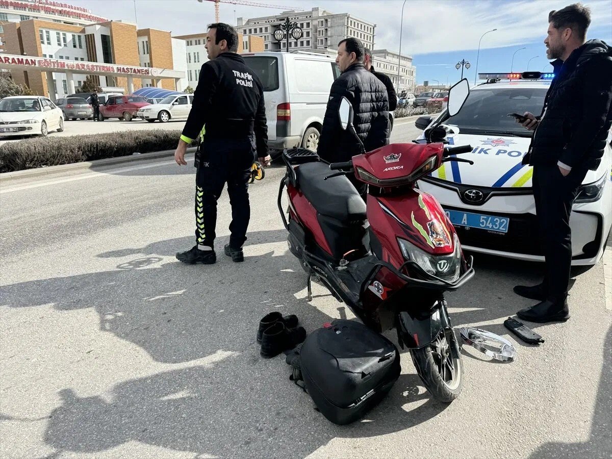 Otomobil ile çarpışan motosikletteki 2 kişi yaralandı