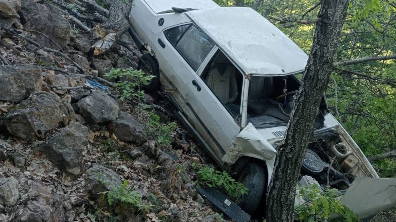 Otomobil uçuruma yuvarlandı! Sürücü hayatını kaybetti