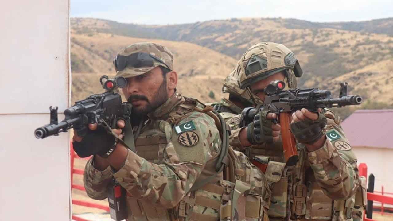 Pakistan'da mafyaya operasyon