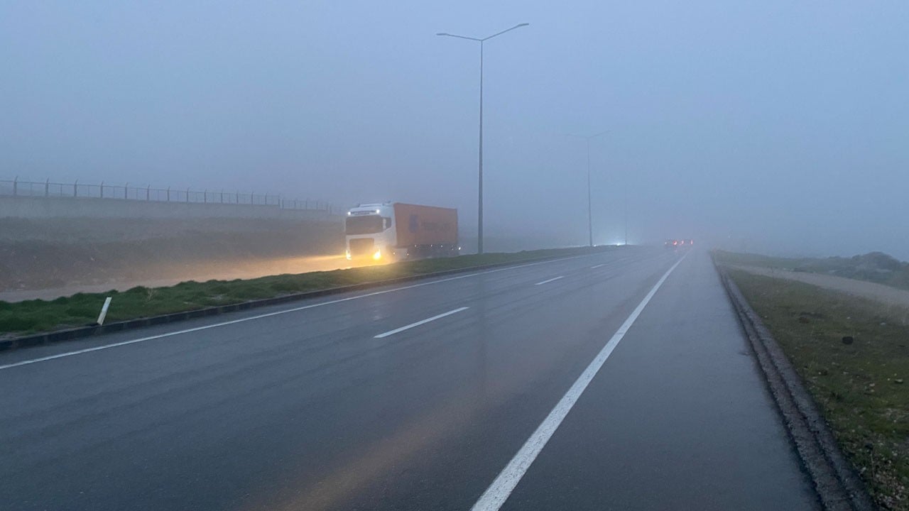 Pamuk Geçidi’nde görüş mesafesi 10 metreye düştü