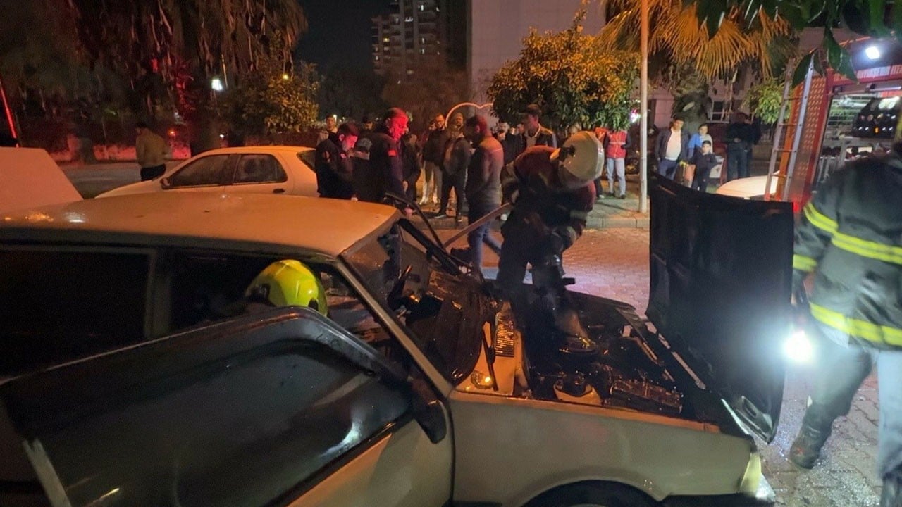 Park halinde araç alevlere teslim oldu