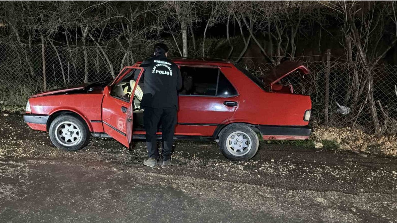 Park halindeki otomobil kundaklandı