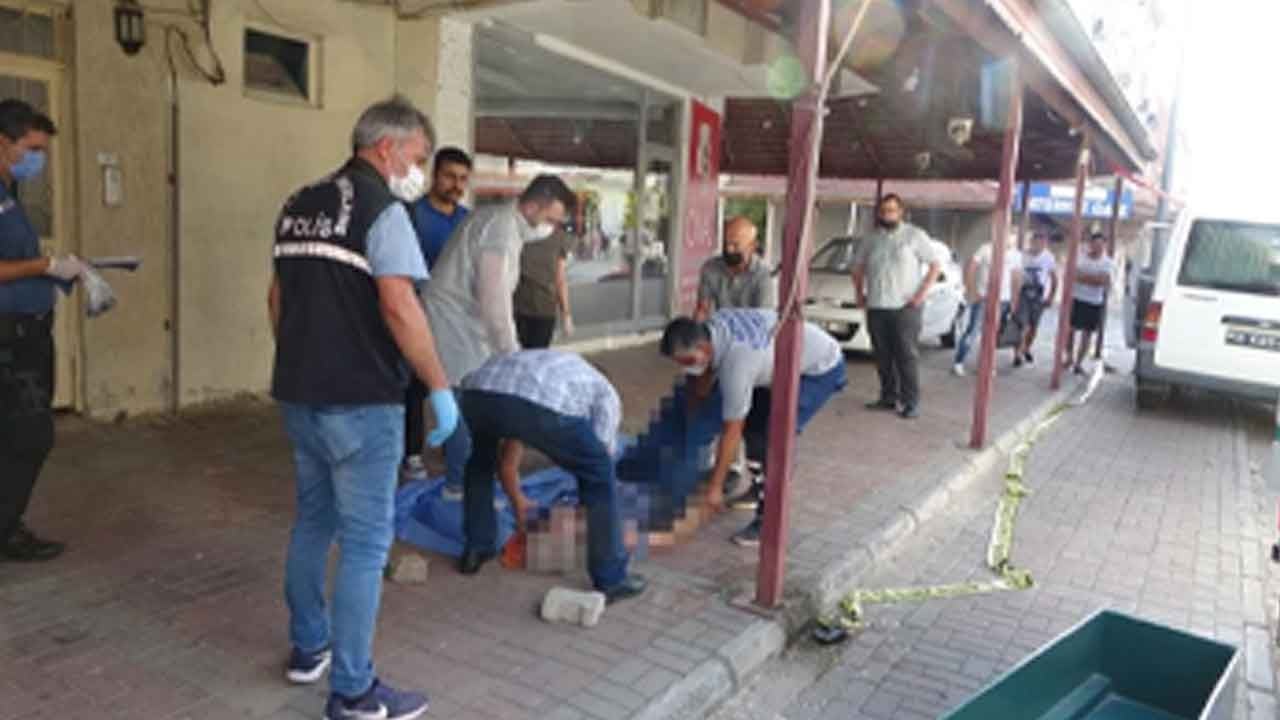 Pazarda korkutan anlar! Hareketsiz yatan şahsı görenler seferber oldu!