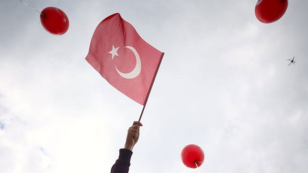 Pazartesi günü okul var mı? 28 Ekim Salı yarım gün mü?