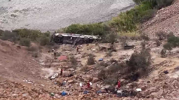 Peru’da feci kaza: Yolcu otobüsü şarampole yuvarlandı: 37 ölü, 13 yaralı