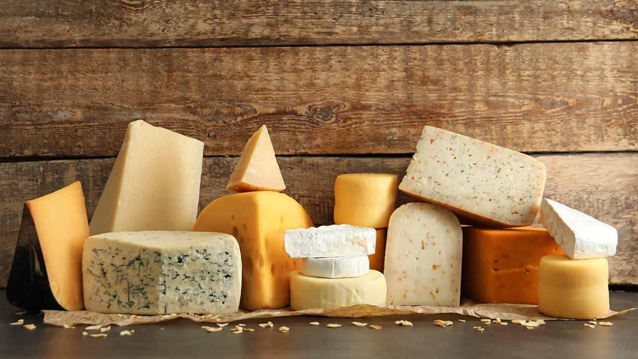 Peynir severlere müjde gibi haber! Yüksek yağlı süt ürünleri bunamayı engelliyor mu?