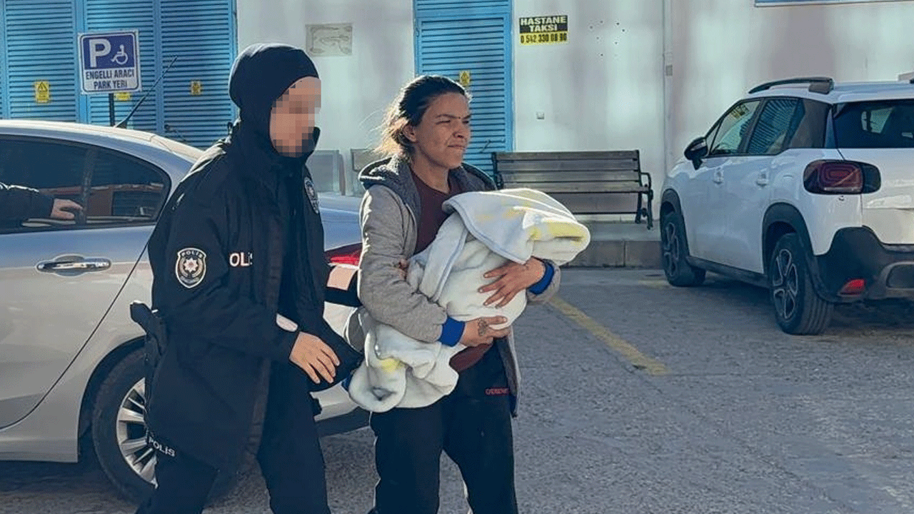 Polis ekipleri bezin içinde yakaladı: 1 aylık bebeği bakın neye alet etmişler!