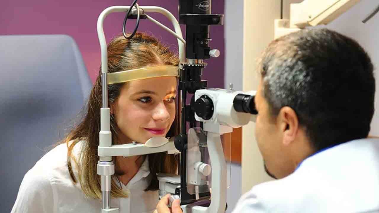 Ramazan ayında da göz damlası kullanın, kör olmayın! Glokomda erken tanı kör olmayı önlüyor