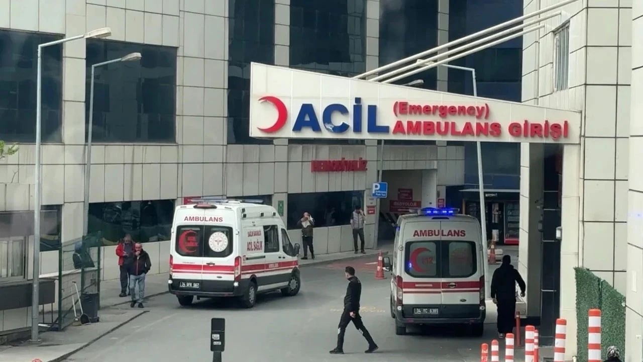 Sabah bıçaklandı akşam 10'uncu kattan düştü: Hastanede şüpheli ölüm!