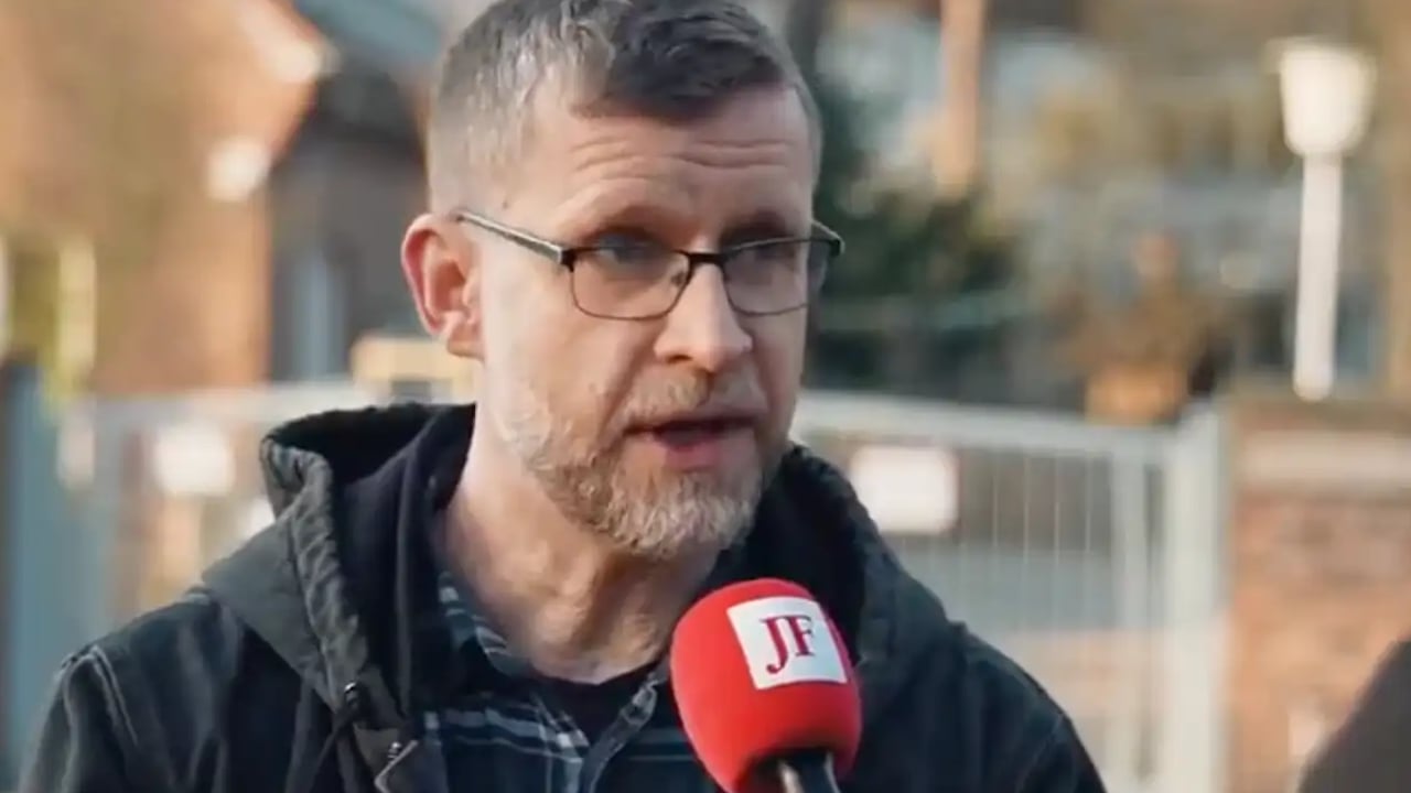 'Sadece iki cinsiyet var' diyen bir velinin çocukları okuldan atıldı!