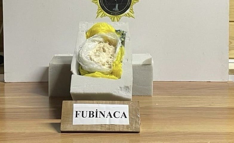 Samsun’da minibüsteki gizli bölmeler açıldı! Narkotik ekipleri bakın ne buldu!