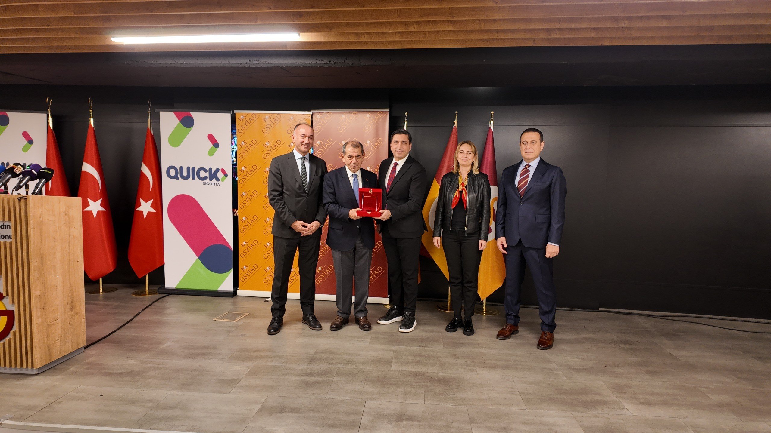 Sarı kırmızının en güçlü kareleri bu yıl da Quick Sigorta desteğiyle seçildi