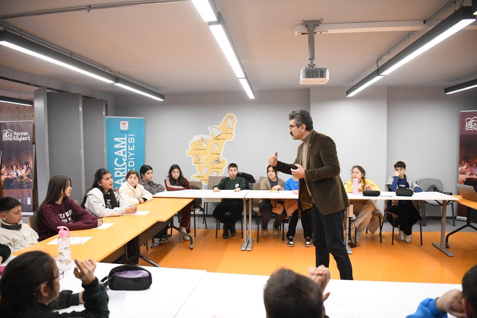 Sarıcam'da eğitime güçlü destek