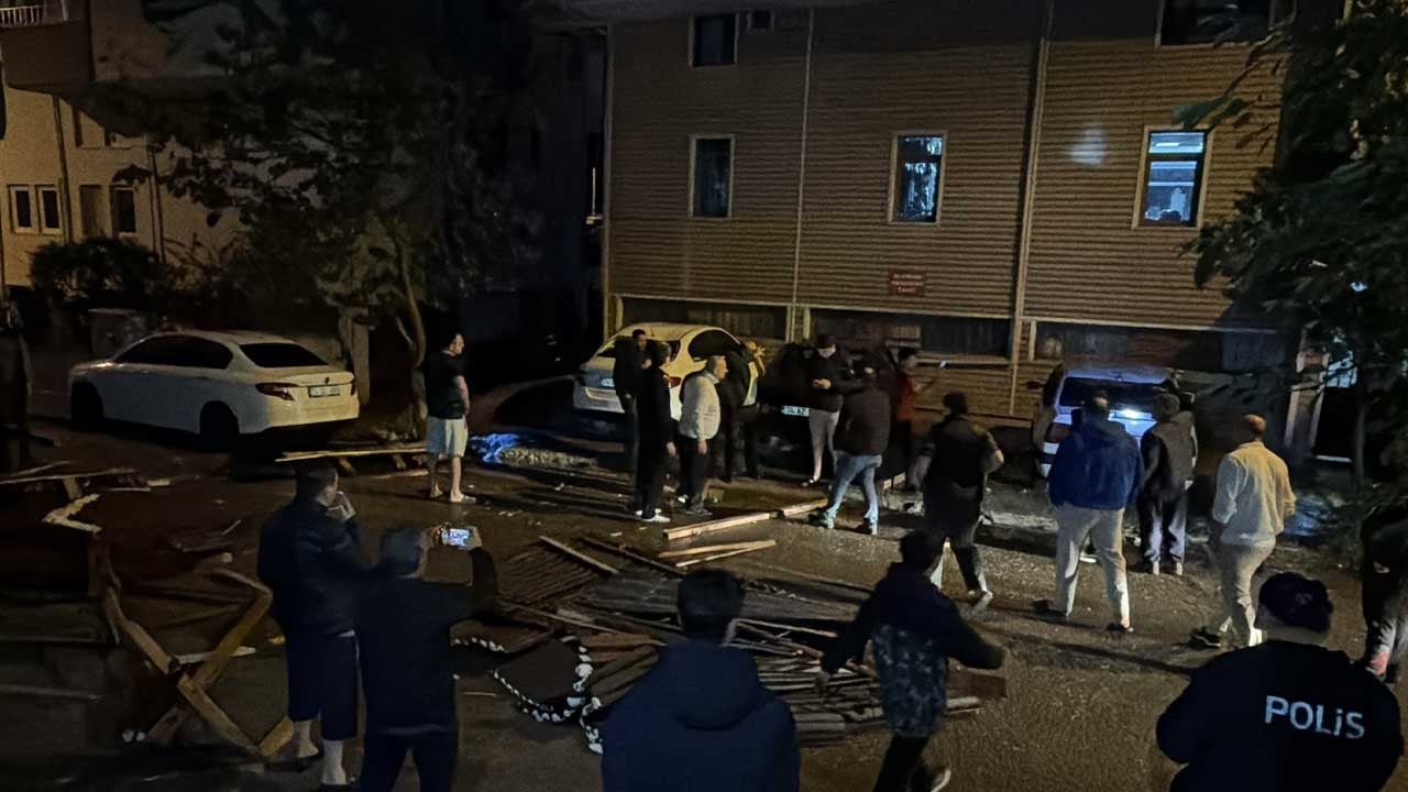Şiddetli rüzgar çatıyı uçurdu