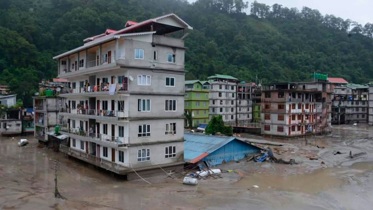Şiddetli yağış felakete dönüştü! 28 kişi hayatını kaybetti
