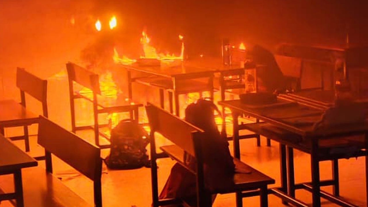 Sınıf kül oldu! Okulda korku dolu anlar