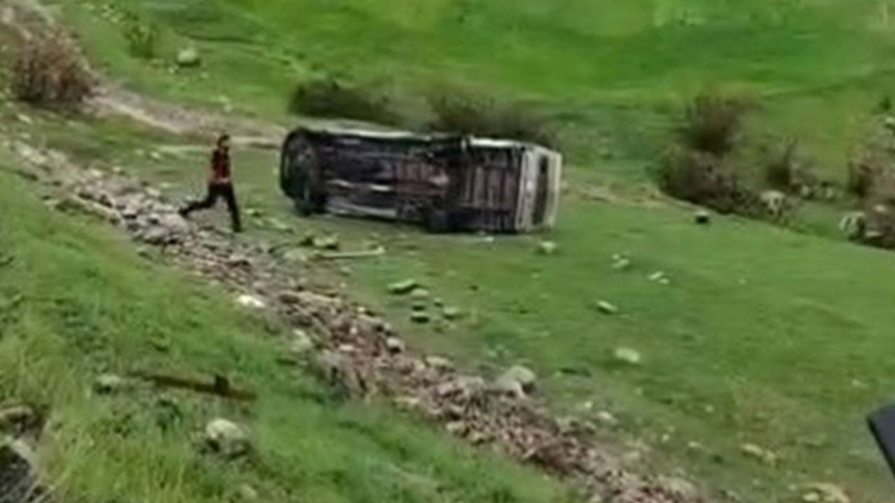 Şırnak’ta korkunç kaza! Öğrenci servisi şarampole devrildi! 5 yaralı