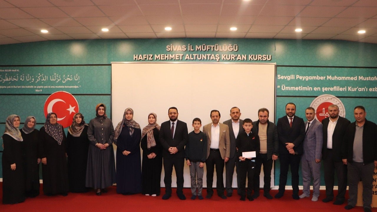 Sivaslı hafızlardan gururlandıran başarı!