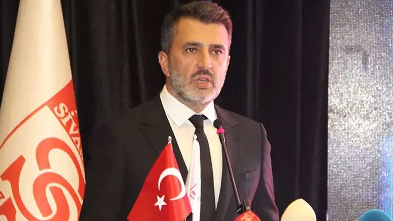 Sivasspor'da bir dönemin sonu! Gökhan Karagöl istifa etti