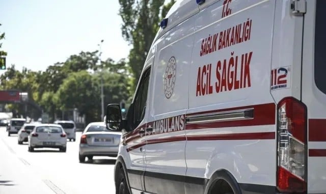 Sivas'ta şarampole devrilen otomobildeki 2 kişi yaralandı