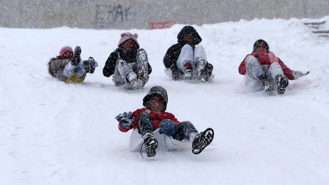 Soğuk dalga kapıda: Kar İstanbul’a yaklaştı!