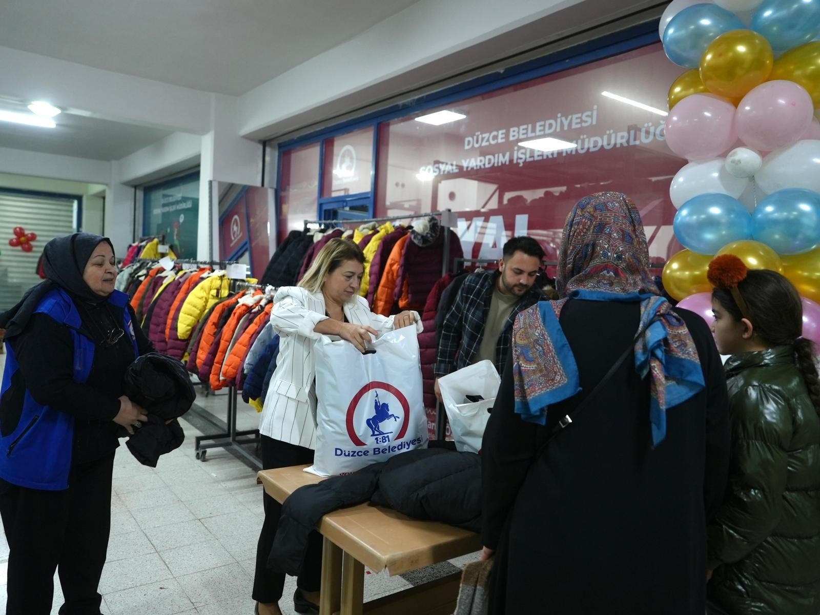 Soğuk kış günlerinde Düzce Belediyesi sıcaklığı