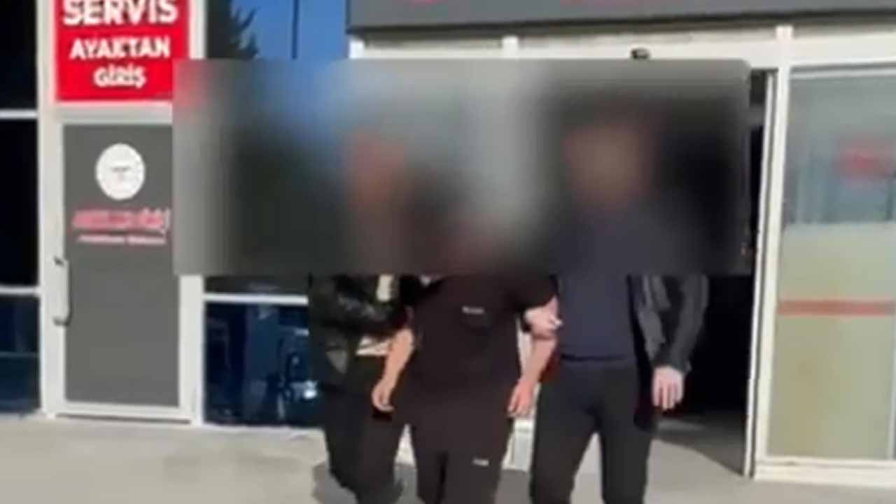 Sosyal medya yasaklansın! Takip uğruna az kalsın Kur'an ve Türk bayrağı yakacaktı