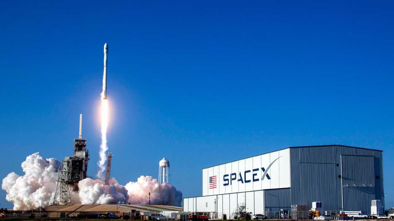 SpaceX, yapay zeka şirketi xAI'yı bünyesine kattı