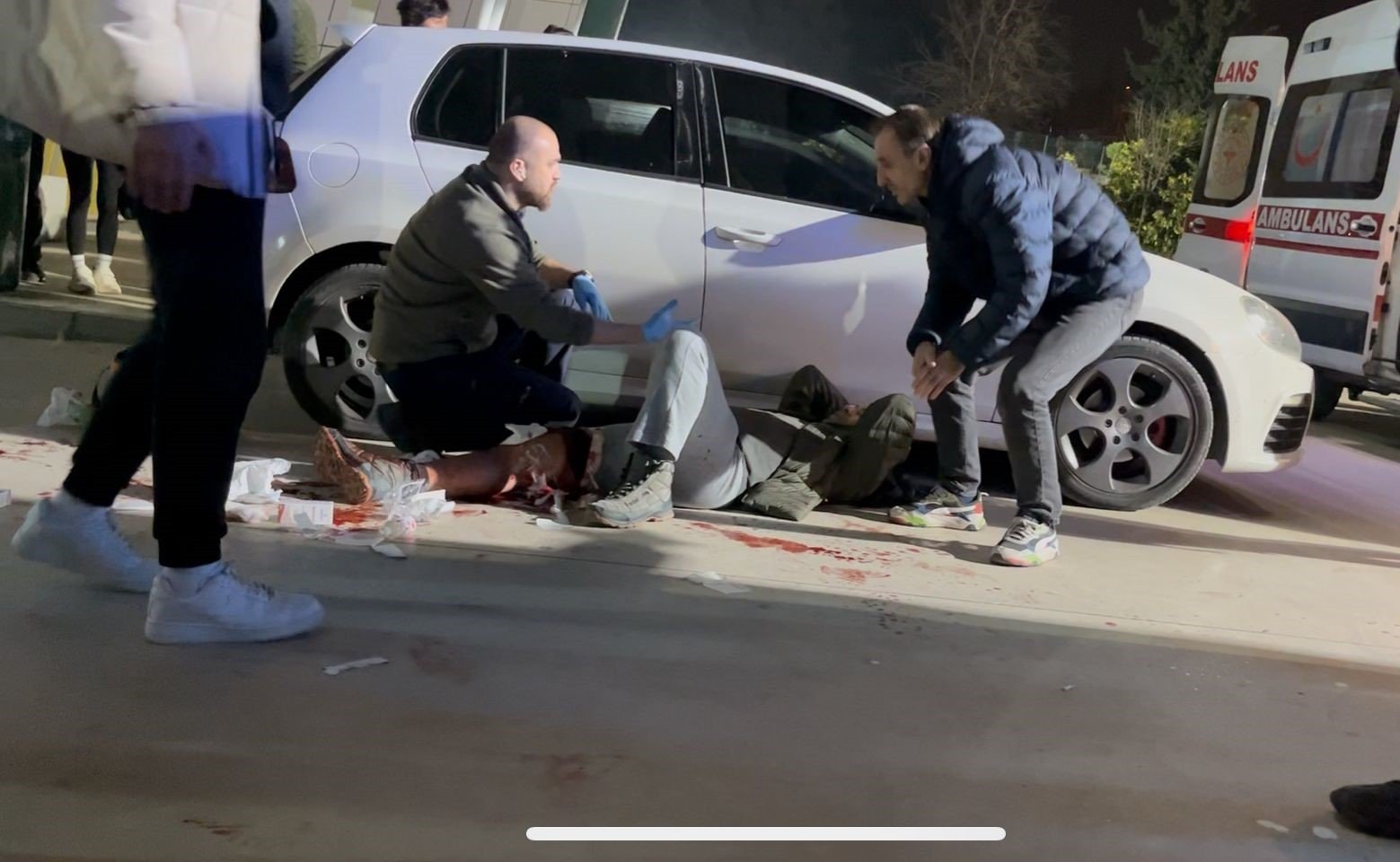 Spor salonunda dehşet anları! Veliler arasında bıçaklı kavga çıktı!