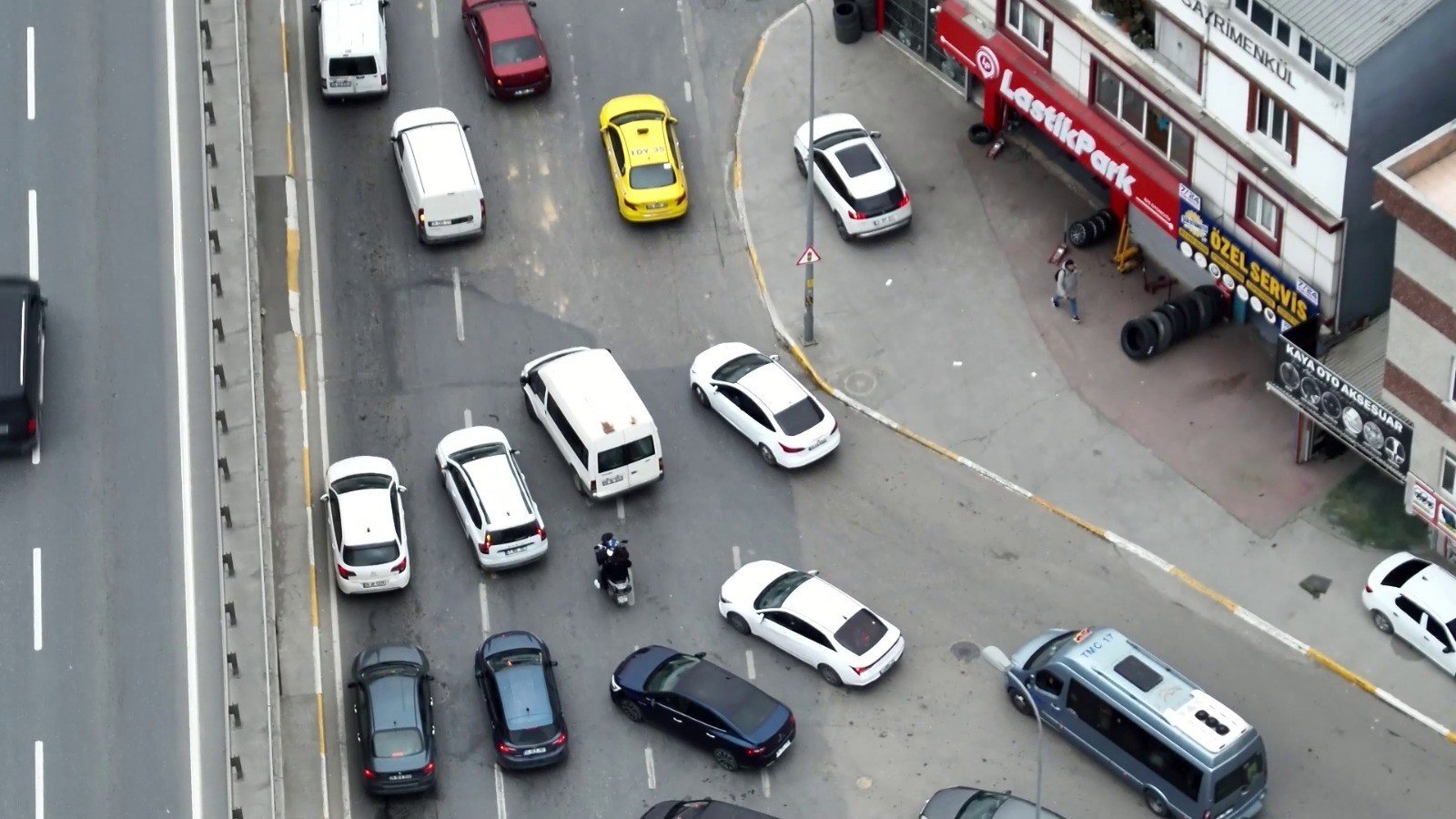 Sultanbeyli'de uyanıklık yapanlara dron darbesi! Havadan tek tek avlandılar!