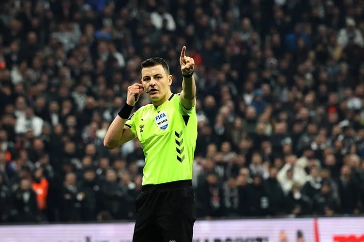 Süper Lig’de düdük sesleri kavgaya dönüştü! Teknik direktörlerden hakemlere yaylım ateşi