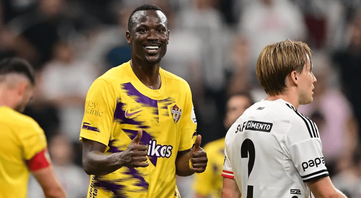 Süper Lig'de flaş ayrılık: Eyüpspor golcü yıldızıyla bağları kopardı!