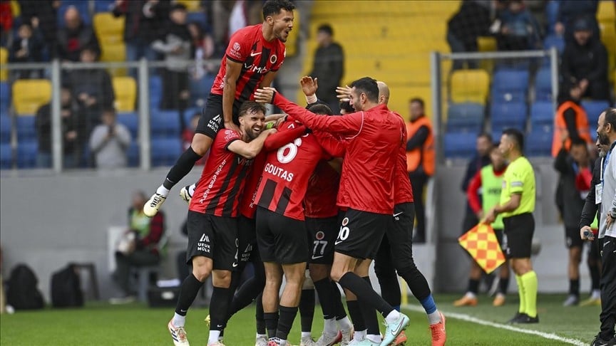Süper Lig’de günün ilk maçı: Gençlerbirliği 3 puanı 3 golle aldı