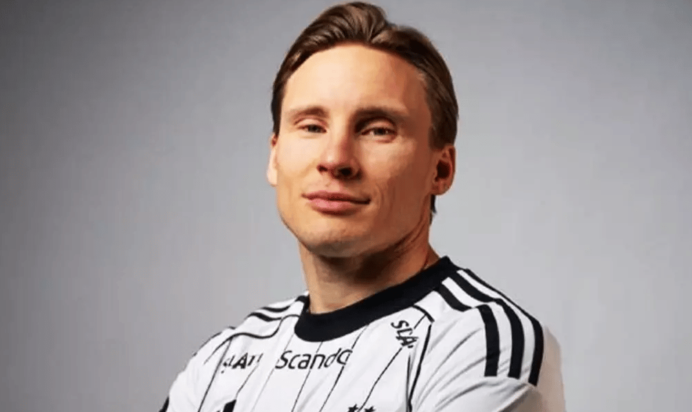 Svensson yuvaya döndü: Beşiktaş’tan ayrıldı, efsanesi olduğu kulübe imzayı attı!