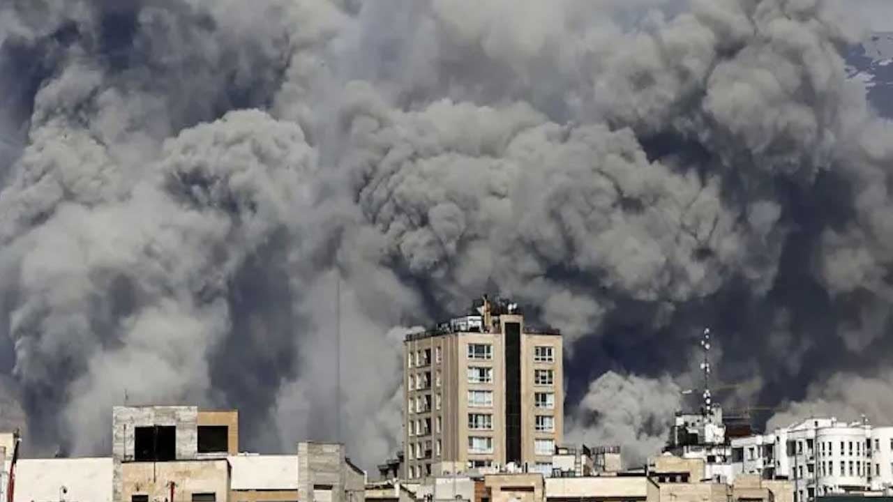 Tahran'da kan verme merkezlerinde yoğunluk oluştu