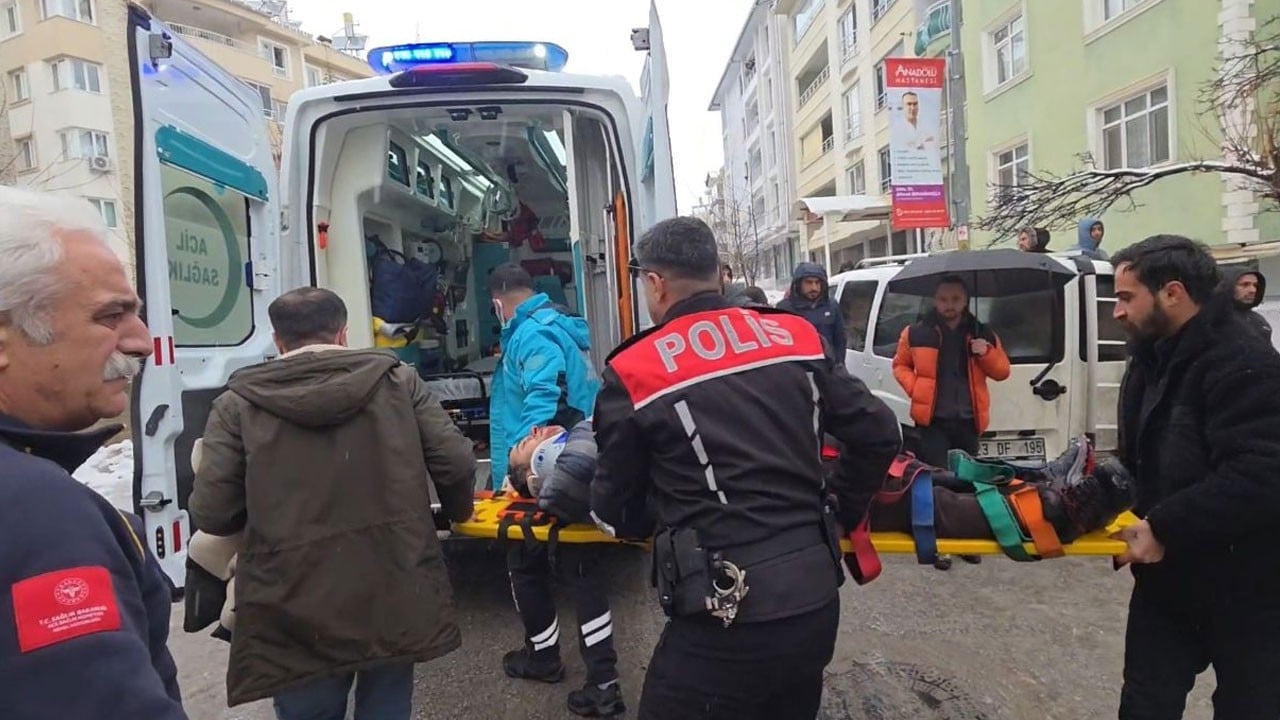 Tartışma silahlı kavgaya dönüştü! Kiracı dükkan sahibini vurdu