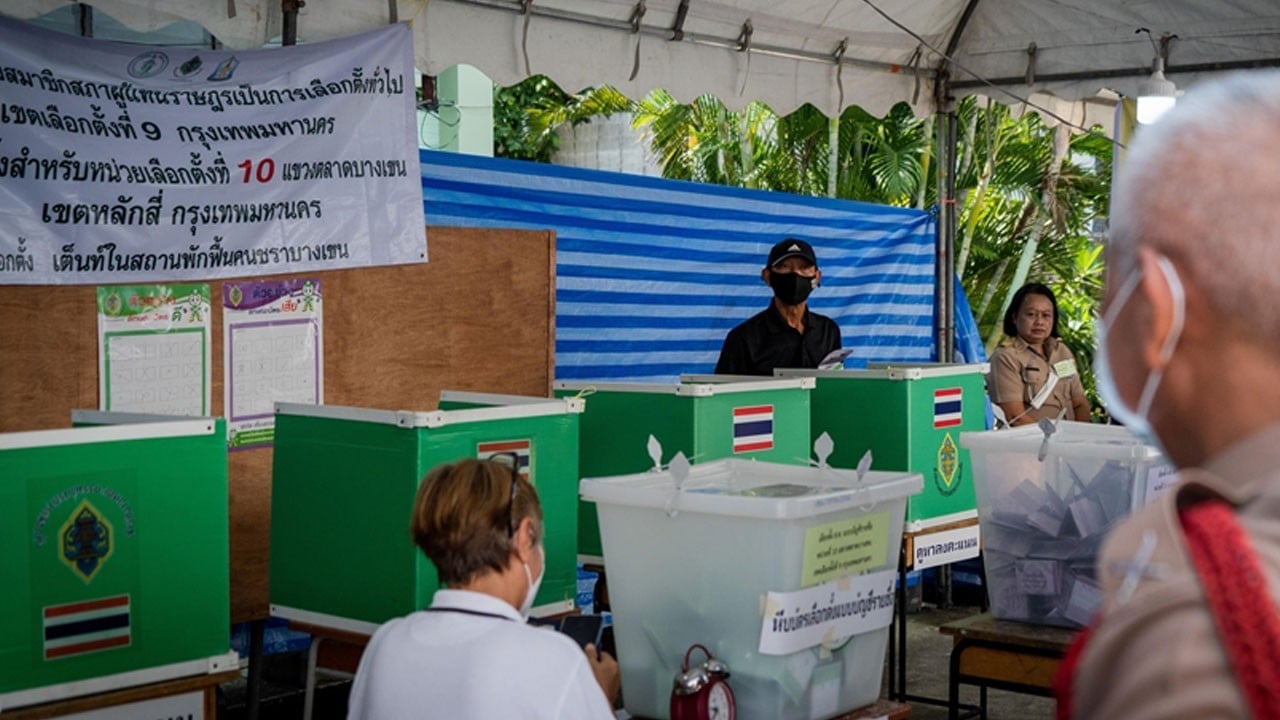 Tayland’da tarihi seçim! Hem parlamento hem anayasa için sandık kuruluyor