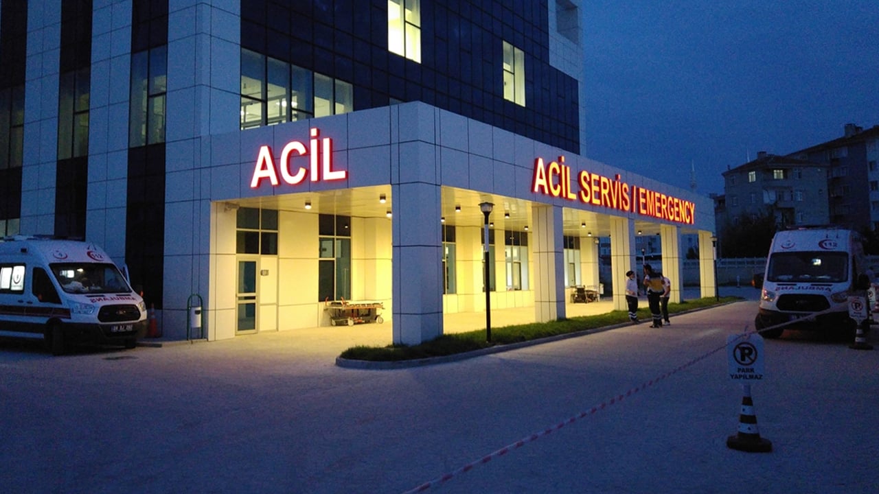 Tekirdağ'da devrilen otomobildeki 1 kişi öldü, 3 kişi yaralandı