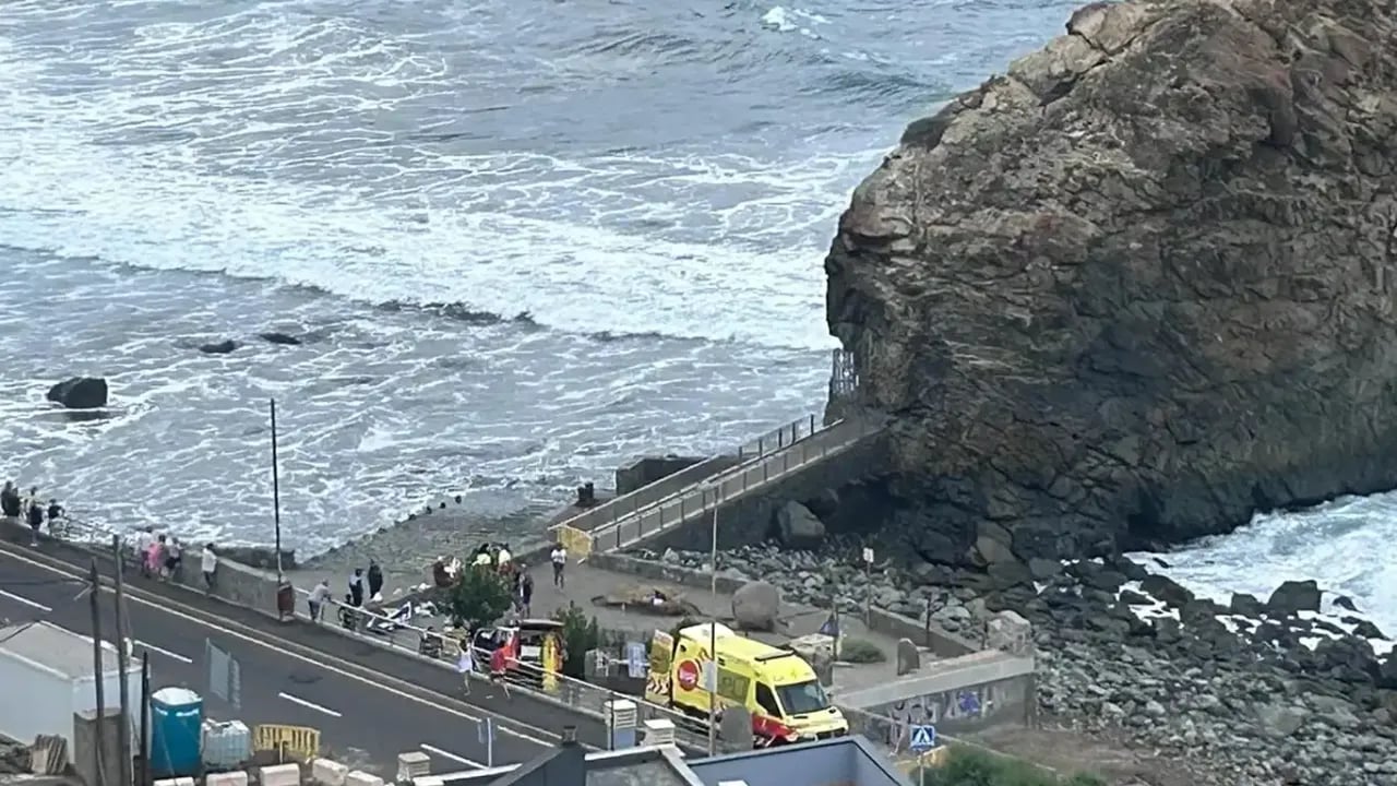Tenerife Adası'nda dev dalgalar ölümlere sebep oldu!