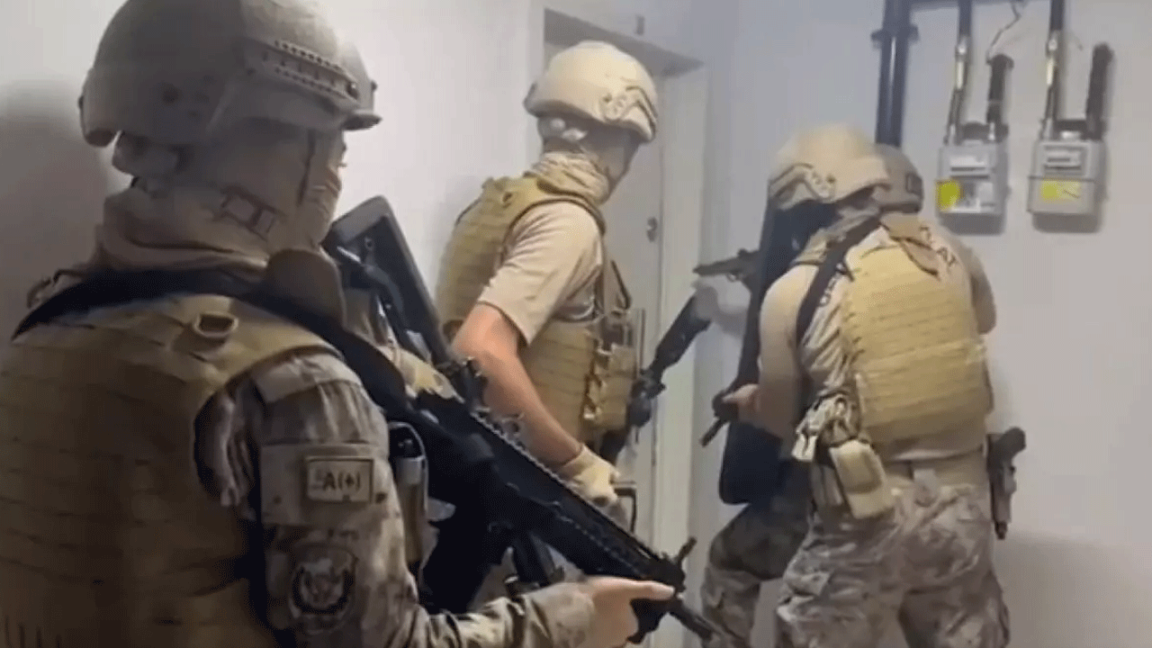 Terör örgütü DEAŞ'ın finansörlerine baskın