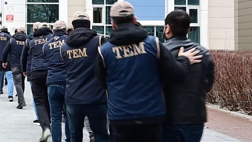 Terör örgütüne finansman sağlamışlar! 8 şüpheli kıskıvrak yakalandı