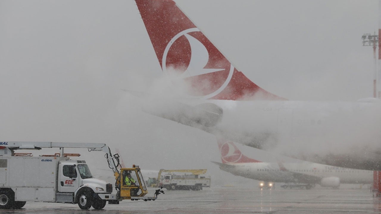 THY 61 seferini karşılıklı olarak iptal etti! Hava şartları uçuşları vurdu