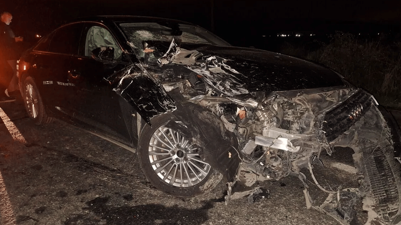 Ticari araç, traktör ve otomobilin karıştığı zincirleme kaza!