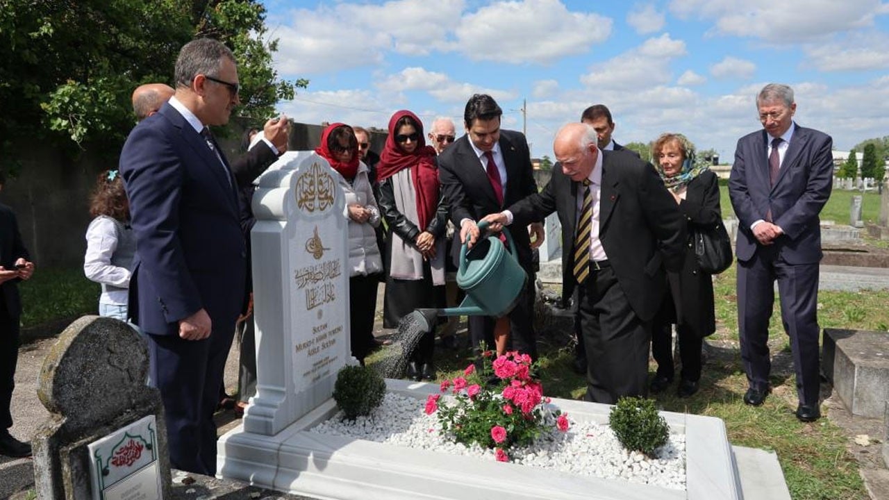 TİKA'dan Fransa'da anlamlı hareket: Şehzade Osman Fuad Efendi ile Adile Sultan'ın kabirleri yenilendi